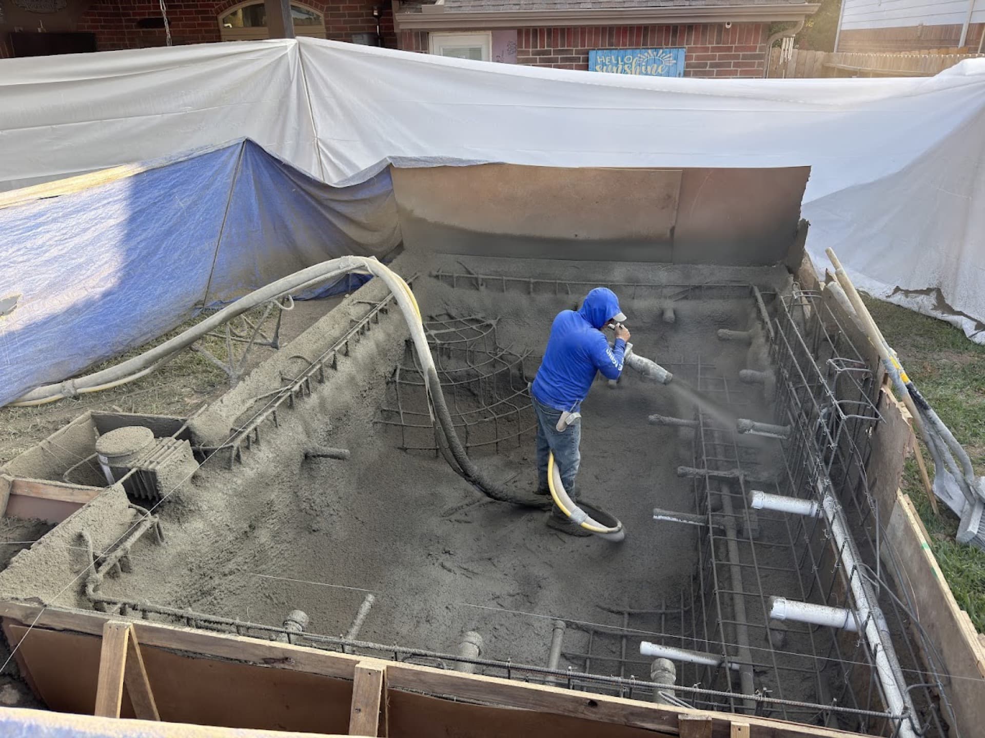 Gunite Pool vs Fiberglass: Which Fits Texas?