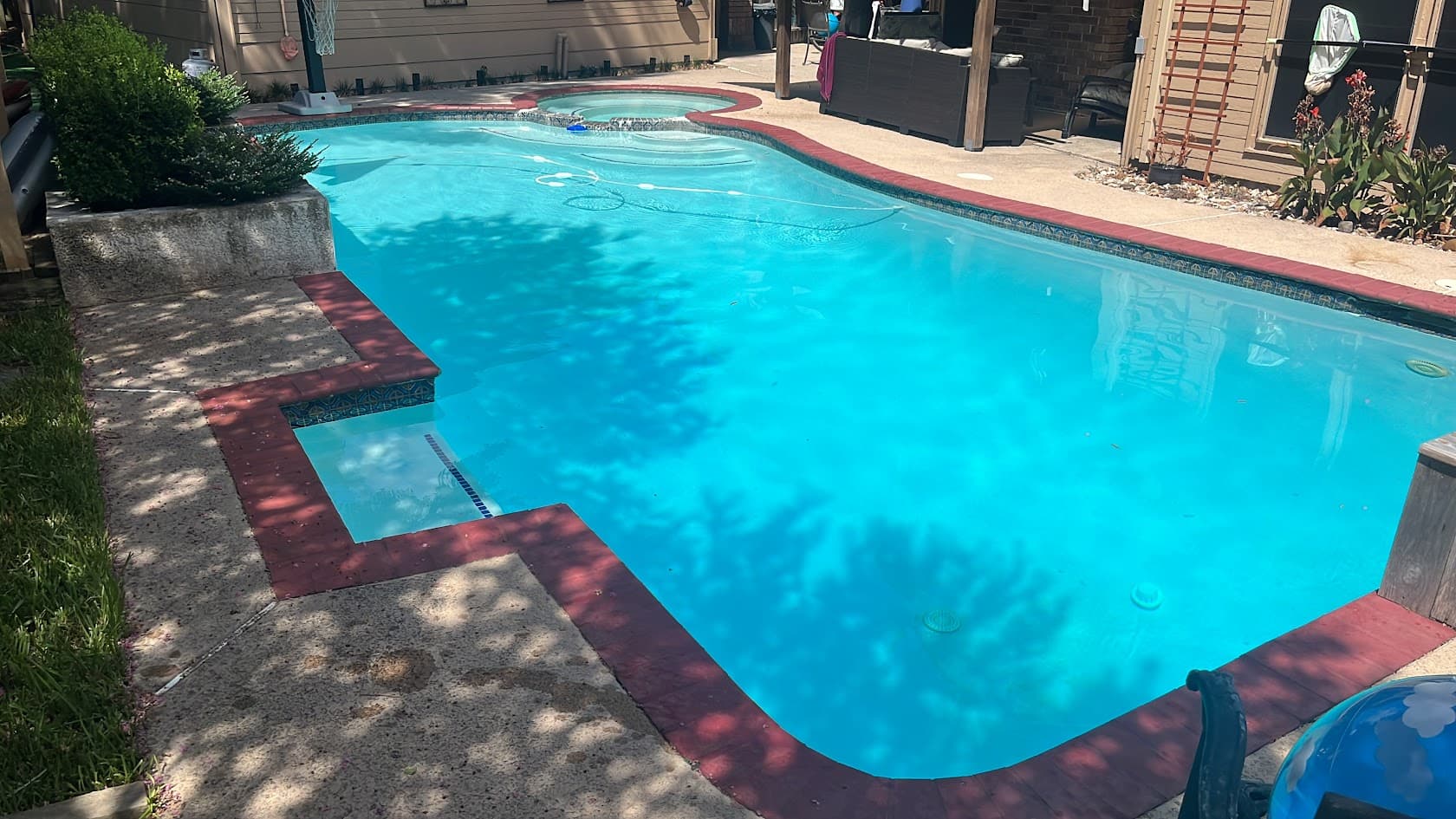 Sandblasting vs. Retiling: What Makes Sense for Your Pool